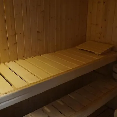 Lakeside House Strasen