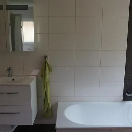 Lakeside House Strasen Semesterbostad *