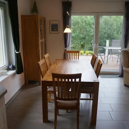 Lakeside House Strasen *